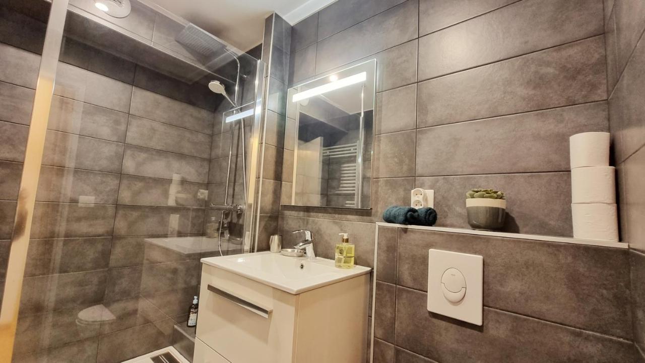 Le Smart - Parking - Terrasse - Wifi - Mulhouse - Relax Bnb Pfastatt Luaran gambar